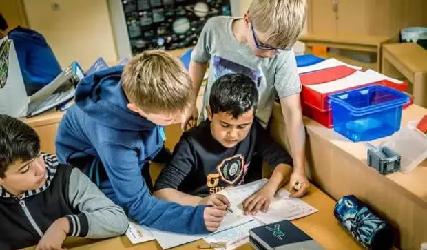 1522741978832678EDqM.jpg 1.jpg